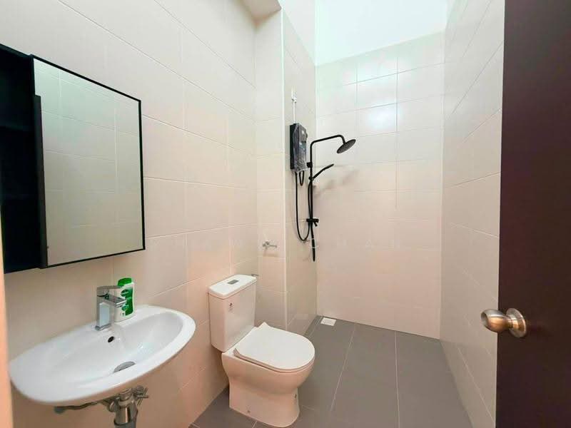 Cluster House for Sale in Johor Bahru (Johor) - Shawn Chan - Bathroom - PropertyGuru.com.my