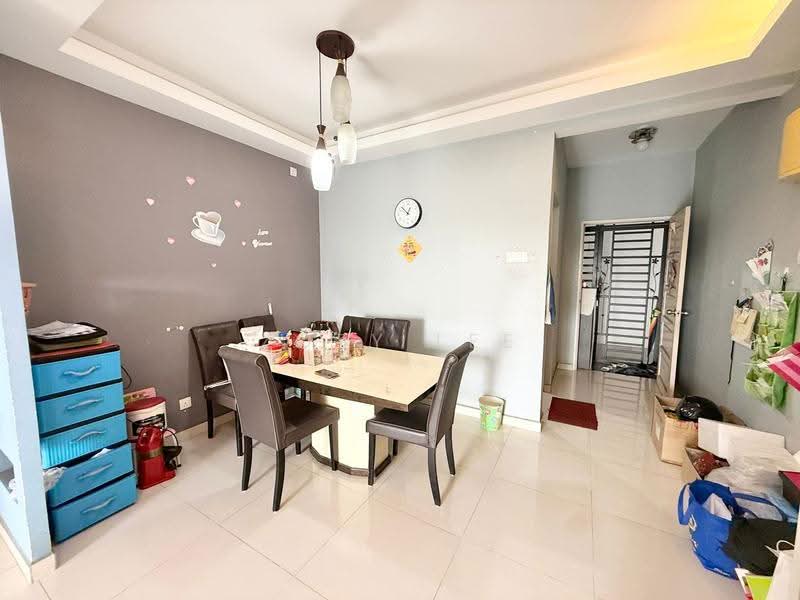 Pangsapuri untuk Dijual di Mutiara Apartment - Zoey Lee - Dining Room - PropertyGuru.com.my