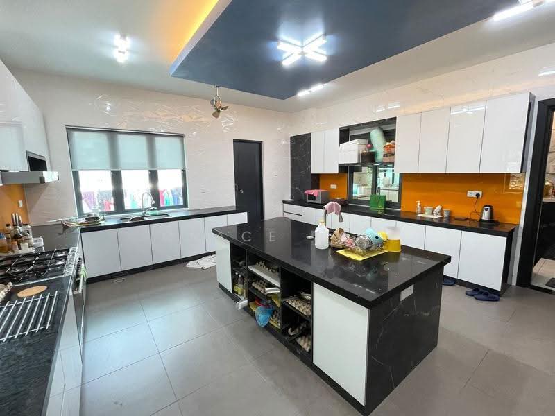 Bungalow House for Sale in Bandar Putra Permai (Seri Kembangan) - Grace Tan - PropertyGuru.com.my
