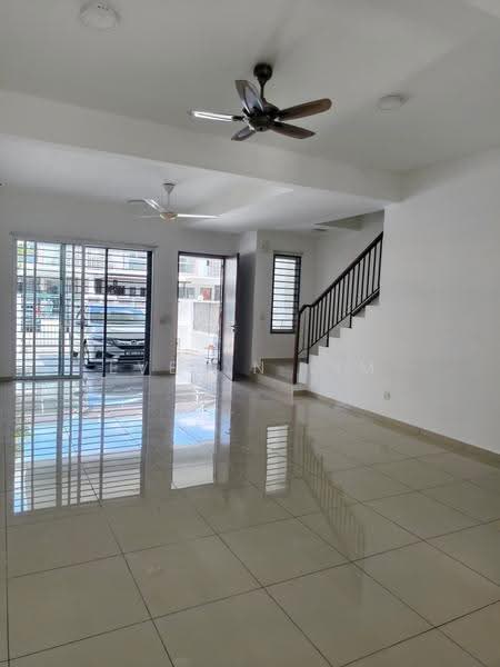 2-storey Terraced House for Sale in Bandar Rimbayu (Telok Panglima Garang) - Evelyn Lim - Living Room - PropertyGuru.com.my