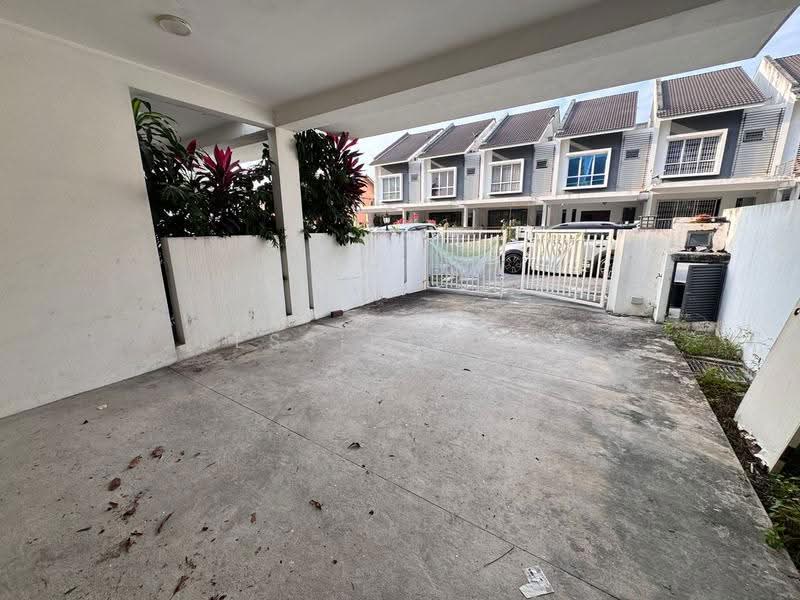 Terraced House for Sale in Bandar Country Homes (Rawang) - Jessie Wong - Exterior - PropertyGuru.com.my
