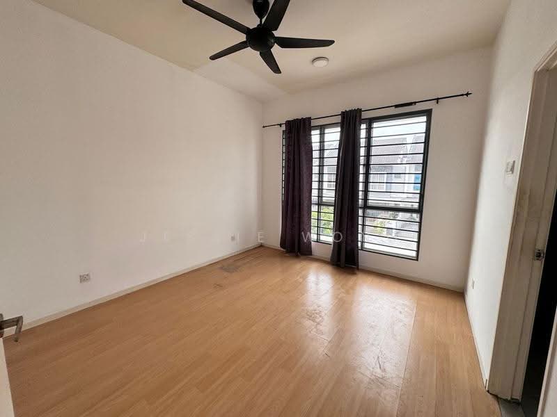 Terraced House for Sale in Bandar Country Homes (Rawang) - Jessie Wong - Bedroom - PropertyGuru.com.my