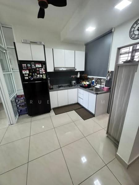 Kediaman Servis untuk Dijual di SKS Habitat - Rueben Lim - Kitchen - PropertyGuru.com.my