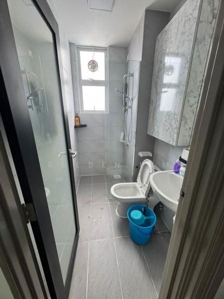 Kediaman Servis untuk Dijual di SKS Habitat - Rueben Lim - Bathroom - PropertyGuru.com.my