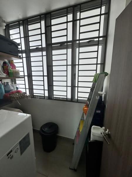 Kediaman Servis untuk Dijual di SKS Habitat - Rueben Lim - Balcony - PropertyGuru.com.my