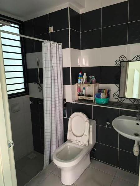 Kediaman Servis untuk Dijual di The Sky Executive Suites - Rueben Lim - Bathroom - PropertyGuru.com.my