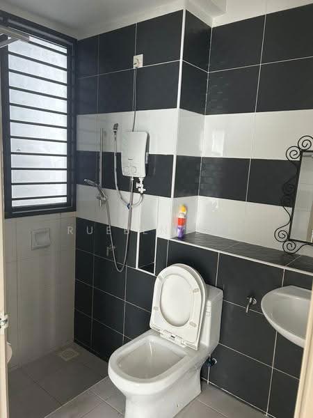 Kediaman Servis untuk Dijual di The Sky Executive Suites - Rueben Lim - Bathroom - PropertyGuru.com.my