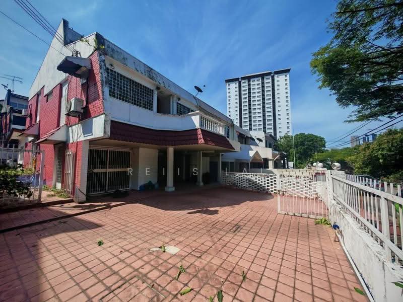 Rumah Teres 2-Tingkat untuk Dijual di Taman Desa (Kuala Lumpur) - Reiis Lai - Exterior - PropertyGuru.com.my
