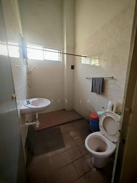 Rumah Teres 2-Tingkat untuk Dijual di Taman Desa (Kuala Lumpur) - Reiis Lai - Bathroom - PropertyGuru.com.my