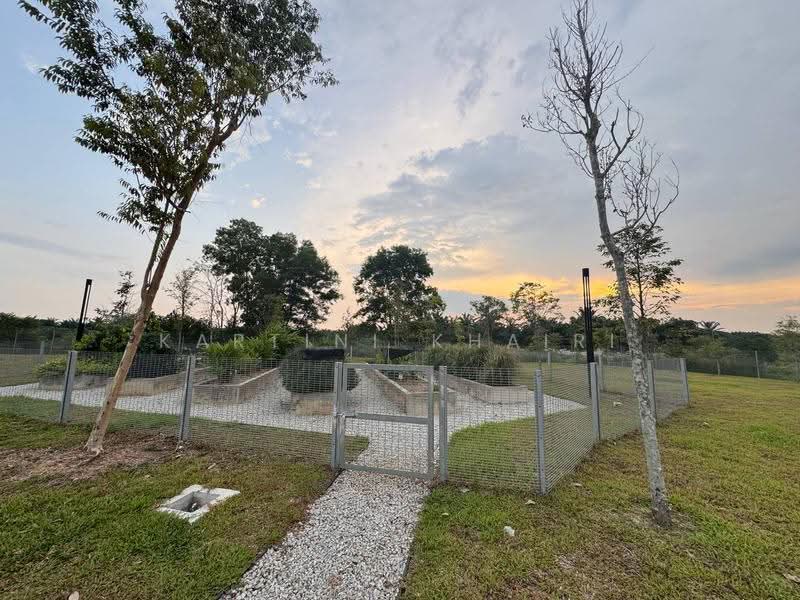 2-storey Terraced House for Sale in Telok Panglima Garang (Selangor) - Kartini Khairi - Garden - PropertyGuru.com.my