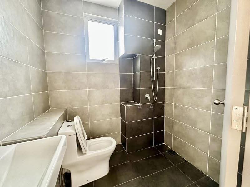 Cluster House for Sale in Alam Sari (Bangi) - Alif Saad - Bathroom - PropertyGuru.com.my