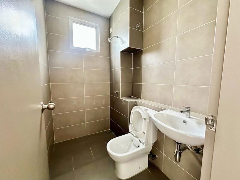 Cluster House for Sale in Alam Sari (Bangi) - Alif Saad - Bathroom - PropertyGuru.com.my