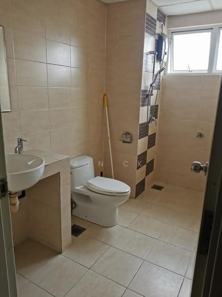 Kondominium untuk Disewa di Cova Suites - Kin CK - Bathroom - PropertyGuru.com.my
