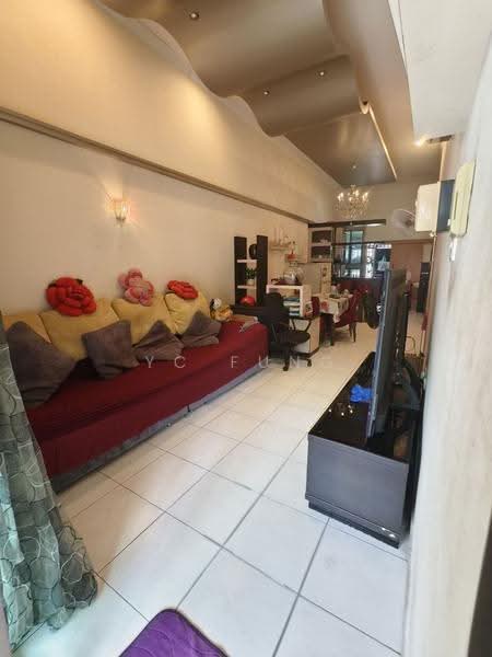 Rumah Teres 1-Tingkat untuk Dijual di Taman Molek (Johor Bahru) - YC Fung - Living Room - PropertyGuru.com.my
