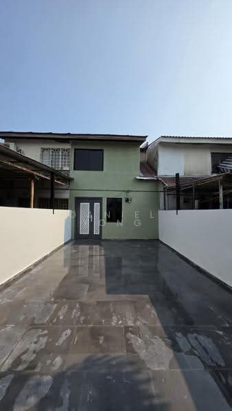 2-storey Terraced House for Sale in Taman Menara Maju (Klang) - Daniel Yong - Exterior - PropertyGuru.com.my