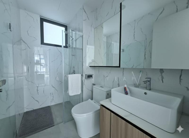 Pangsapuri untuk Disewa di Savana @ Batu Kawan - Jayden Yeap - Bathroom - PropertyGuru.com.my