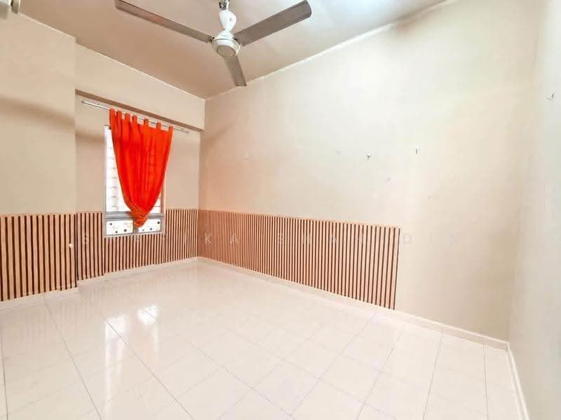 Pangsapuri untuk Dijual di Persanda 3 Apartment, Shah Alam - Shafika Shahidin - Interior - PropertyGuru.com.my
