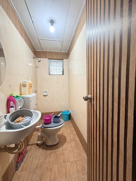 Pangsapuri untuk Dijual di Persanda 3 Apartment, Shah Alam - Shafika Shahidin - Bathroom - PropertyGuru.com.my