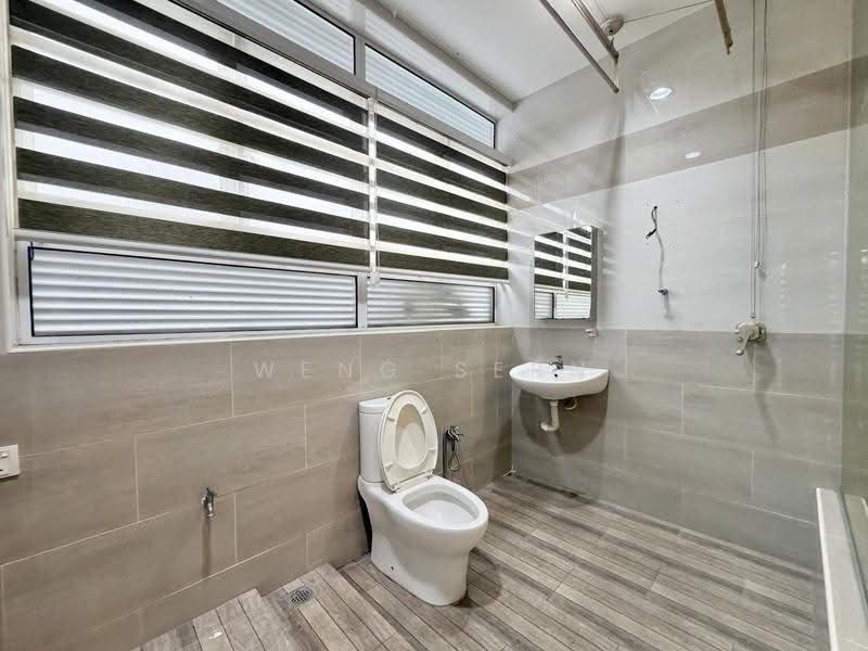 Rumah Berkembar untuk Dijual di Kampung Perlis (Bayan Lepas) - Weng Sern - Bathroom - PropertyGuru.com.my