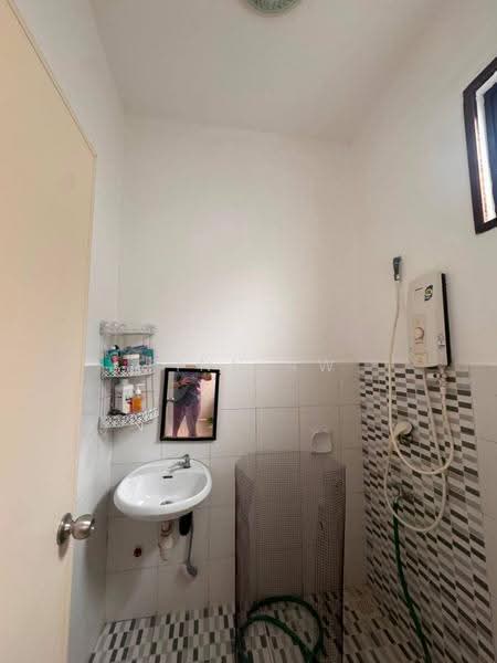 2-storey Terraced House for Sale in Setia Eco Gardens (Gelang Patah) - Finn Aw - Bathroom - PropertyGuru.com.my