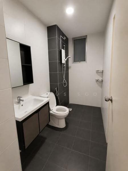Kediaman Servis untuk Dijual di Maxim Residences - Julius Soo - Bathroom - PropertyGuru.com.my