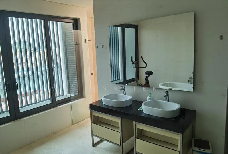 Semi-Detached House for Rent in Lake Fields (Sungai Besi) - Wai Ann Teng - Bathroom - PropertyGuru.com.my