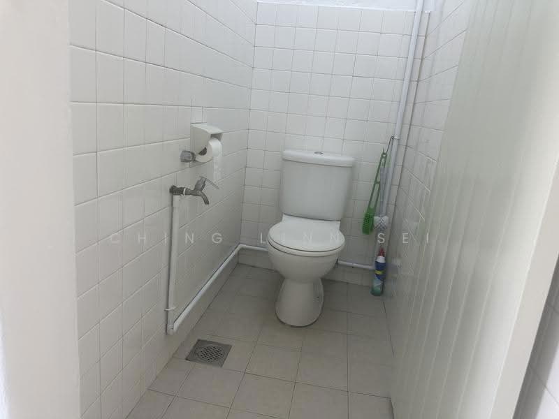 1.5-storey Terraced House for Sale in Kampung lapan (Melaka) - Ching Linn Sei - Bathroom - PropertyGuru.com.my