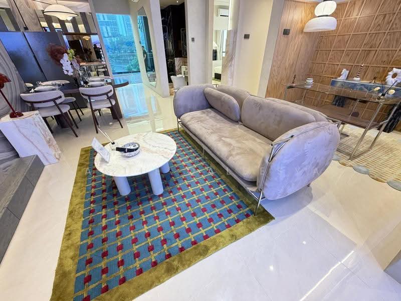 Kediaman Servis untuk Dijual di Arte Star - Yantie Qaleesya - Living Room - PropertyGuru.com.my