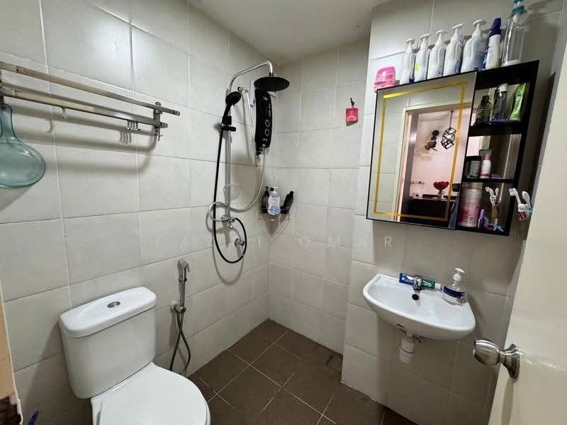2-storey Terraced House for Sale in Puncak Alam (Selangor) - Fazri Omar - Bathroom - PropertyGuru.com.my