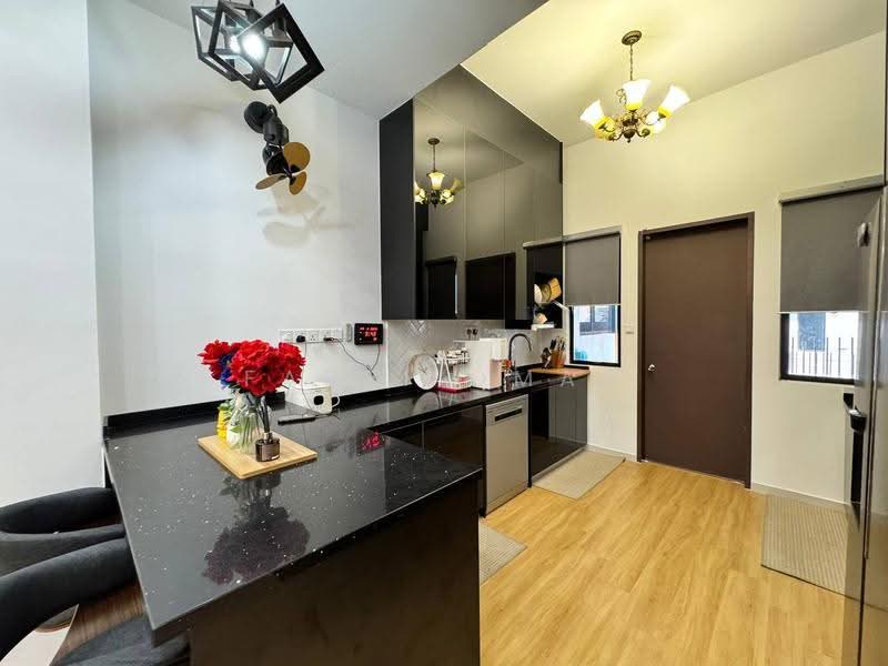 2-storey Terraced House for Sale in Puncak Alam (Selangor) - Fazri Omar - Kitchen - PropertyGuru.com.my