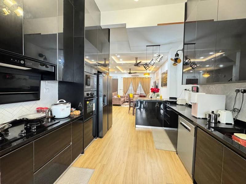 2-storey Terraced House for Sale in Puncak Alam (Selangor) - Fazri Omar - Kitchen - PropertyGuru.com.my