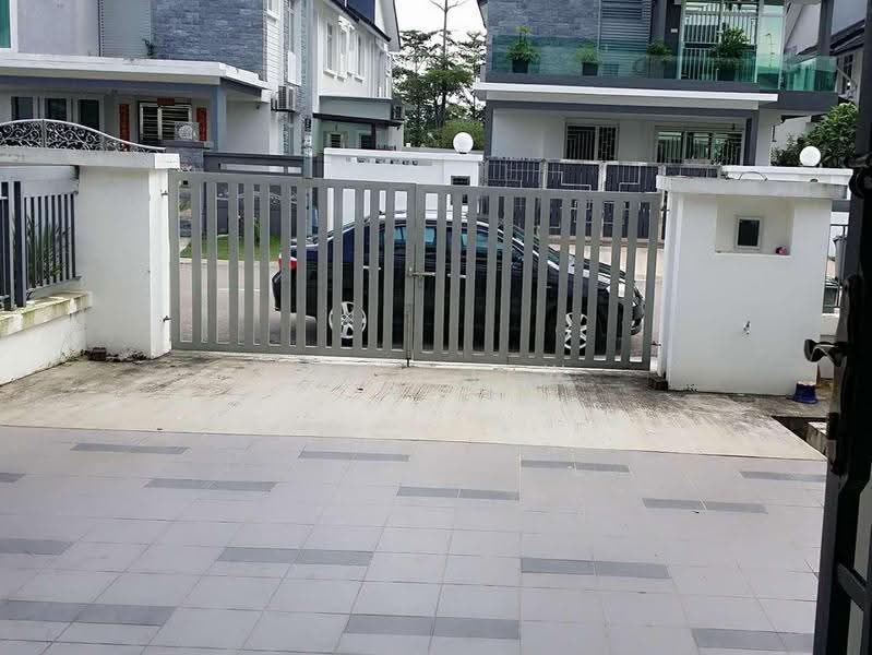 Rumah Teres 2-Tingkat untuk Dijual di Taman Mutiara Rini (Skudai) - Rene Tew - Exterior - PropertyGuru.com.my