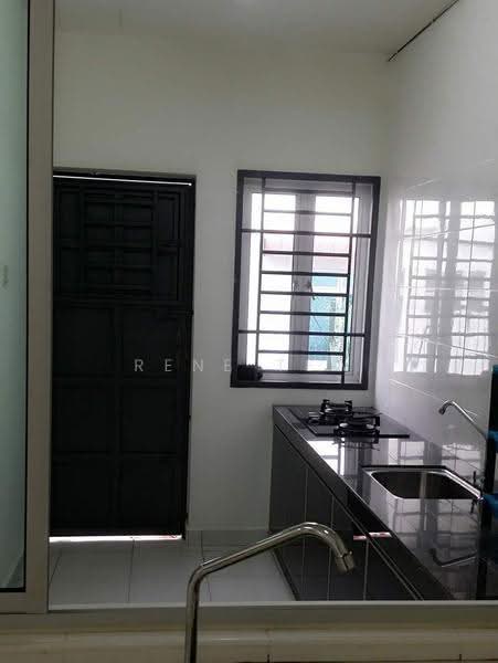 Rumah Teres 2-Tingkat untuk Dijual di Taman Mutiara Rini (Skudai) - Rene Tew - Kitchen - PropertyGuru.com.my