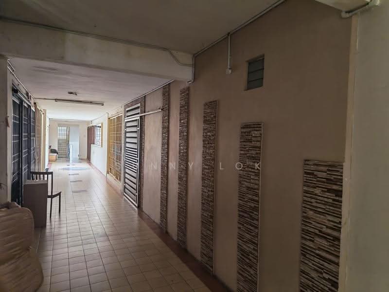 Kondominium untuk Dijual di Serina Bay - Sunny Lok - Corridor - PropertyGuru.com.my