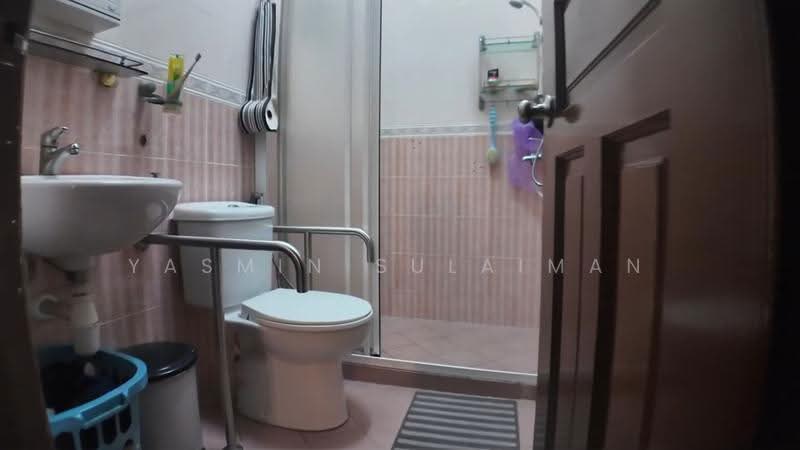 Terraced House for Sale in Usj 2 (Subang Jaya) - Yasmin Sulaiman - Bathroom - PropertyGuru.com.my