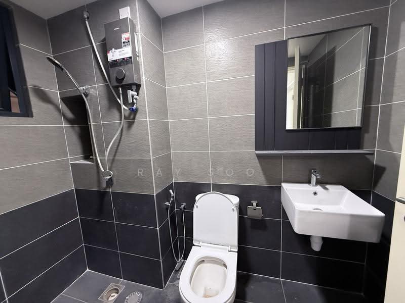Kediaman Servis untuk Disewa di D'Clover Residences - Ray Soo - Bathroom - PropertyGuru.com.my