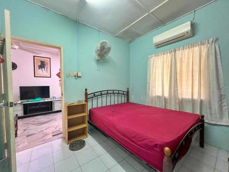 Rumah Teres 1-Tingkat untuk Dijual di Taman Cheras Perdana (Cheras) - Julius Soo - Bedroom - PropertyGuru.com.my