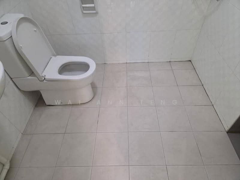 Kondominium untuk Disewa di The Zest @ Kinrara 9 - Wai Ann Teng - Bathroom - PropertyGuru.com.my