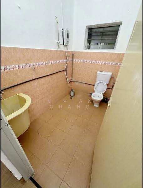 Semi-Detached House for Rent in Jelutong (Penang) - Vivian Chang - Bathroom - PropertyGuru.com.my
