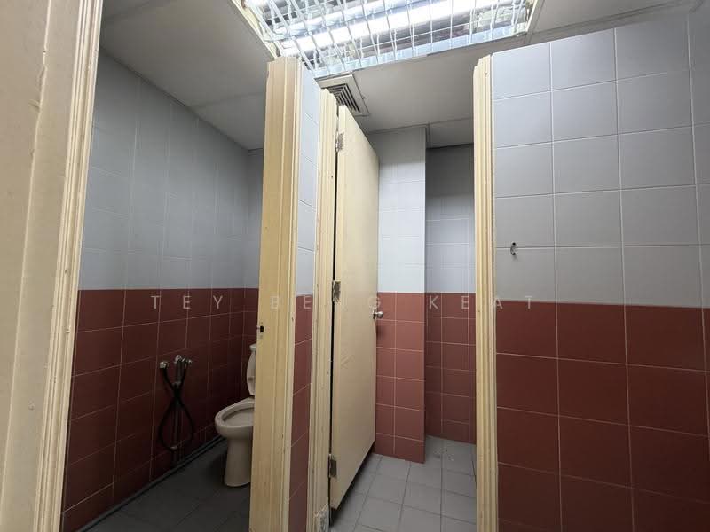 Shop / Office untuk Disewa di KL City Centre (Kuala Lumpur) - Tey Beng Keat - Bathroom - PropertyGuru.com.my