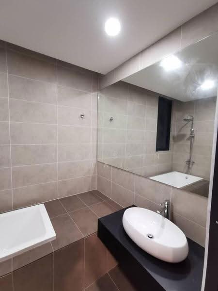 Service Residence for Sale at KL Gateway Premium Residences - Tian Soon Tan - Bathroom - PropertyGuru.com.my
