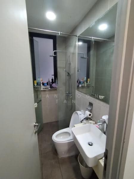 Service Residence for Sale at KL Gateway Premium Residences - Tian Soon Tan - Bathroom - PropertyGuru.com.my