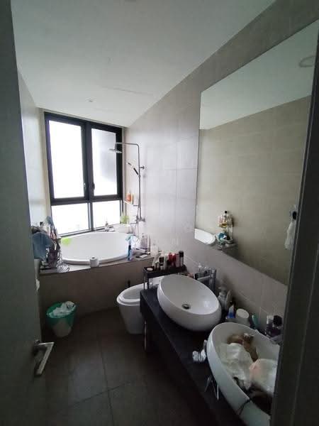 Service Residence for Sale at KL Gateway Premium Residences - Tian Soon Tan - Bathroom - PropertyGuru.com.my