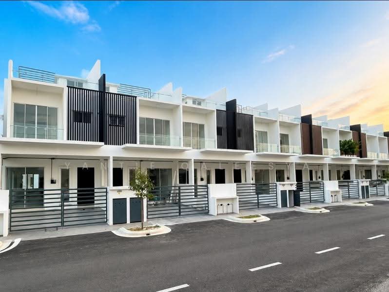 Rumah Teres 3-Tingkat untuk Dijual di Sepang (Selangor) - Yantie Qaleesya - PropertyGuru.com.my
