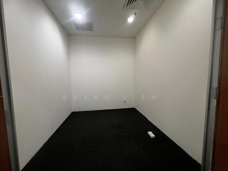 Retail Office for Rent in Jalan Klang Lama (Old Klang Road) (Kuala Lumpur) - Bryan Liew - Interior - PropertyGuru.com.my