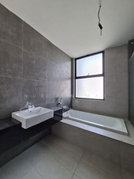 Rumah Teres 2-Tingkat untuk Dijual di Cyberjaya (Selangor) - Nur Ain Mat Zain - Bathroom - PropertyGuru.com.my