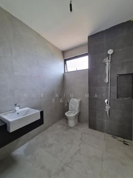 Rumah Teres 2-Tingkat untuk Dijual di Cyberjaya (Selangor) - Nur Ain Mat Zain - Bathroom - PropertyGuru.com.my