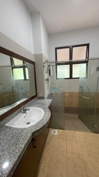 Cluster House for Sale in Taman Mount Austin (Tebrau) - Vic Lim - Bathroom - PropertyGuru.com.my