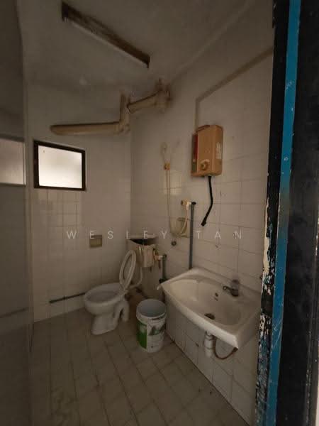 Pangsapuri untuk Dijual di Hilir Kota 1 - Wesley Tan - Bathroom - PropertyGuru.com.my