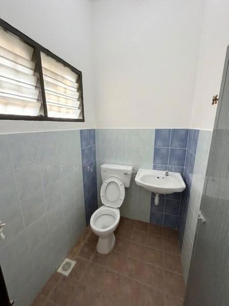 Rumah Teres 2-Tingkat untuk Dijual di Menglembu (Perak) - PENNY CHEN - Bathroom - PropertyGuru.com.my